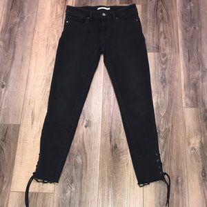 Levi’s 711 Skinny Jeans